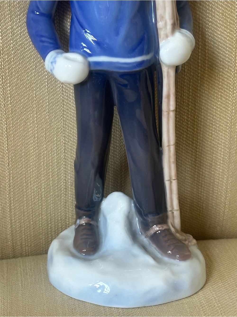 Bing & Grondahl Porcelain Boy Skier Figurine No. 2358 flawless - Picture 5 of 9